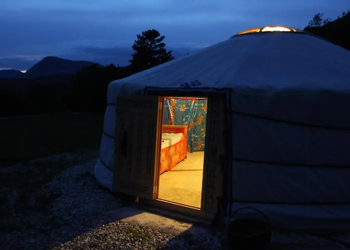 "Verdon Yourtes" Camping A La Ferme