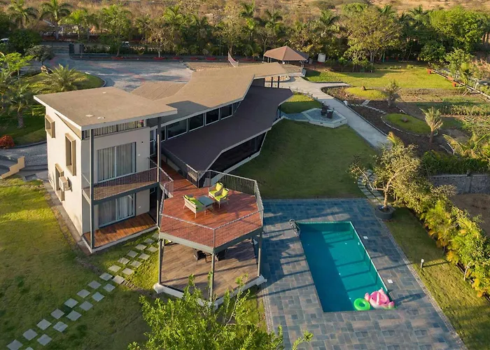 Bel Air Mansion By Stayvista - A Tranquil Oasis With A Spacious Deck, Gazebo & A Mini-Amphitheatre