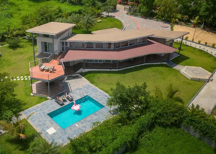 Bel Air Mansion By Stayvista - A Tranquil Oasis With A Spacious Deck, Gazebo & A Mini-Amphitheatre