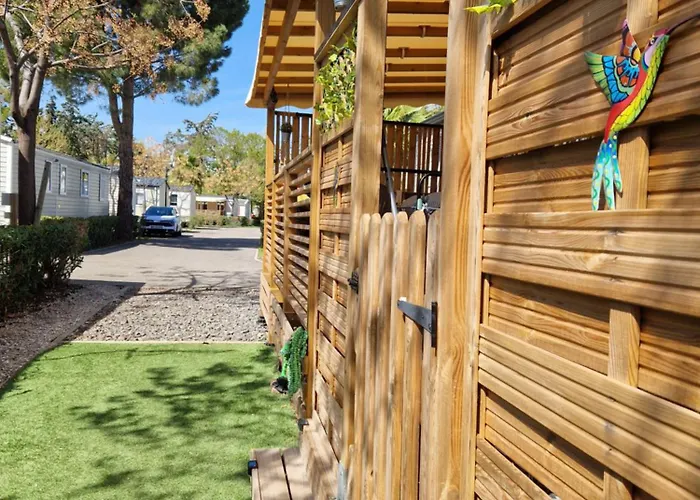 Camping La Carabasse Vias-Plage-T4 Climatise,Tout Confort, Emplacement Calme !