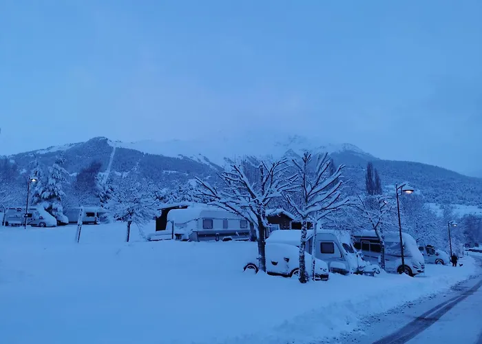 Caravane 4 Personnes Au Camping D'Aussois