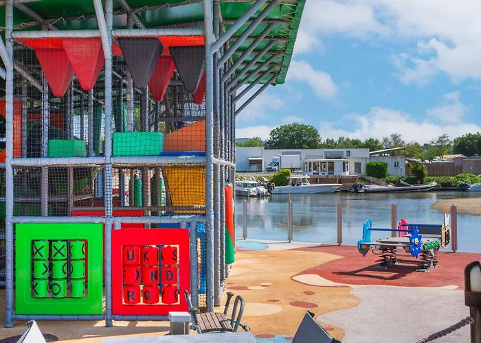 Holiday Marina Resort