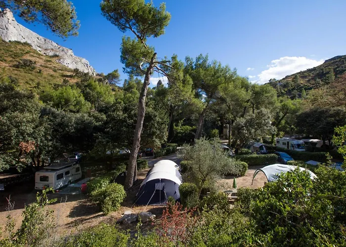 Camping De La Vallee Heureuse
