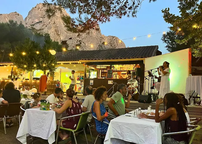 Camping De La Vallee Heureuse