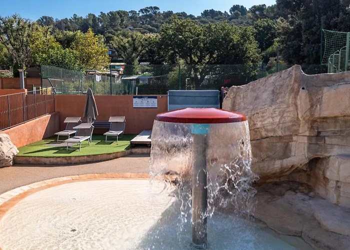 Camping Mas De Pierredon