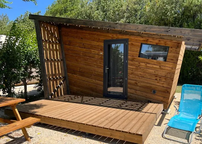 Mobil-Home Avec Terrasse A Cavaillon Pour 6 Personnes - Api-1-52-1387
