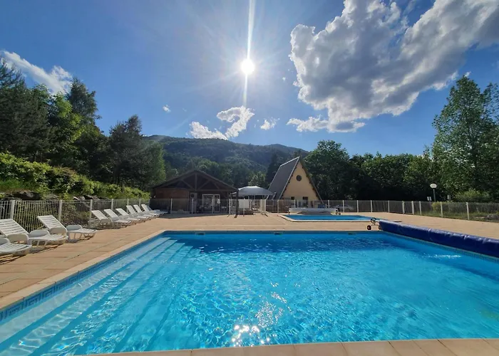 Villages De Chalets Et Camping La Pierre De L'Aigle