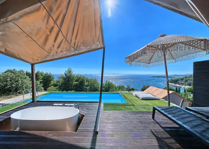 Golden Haven Luxe Glamp Resort