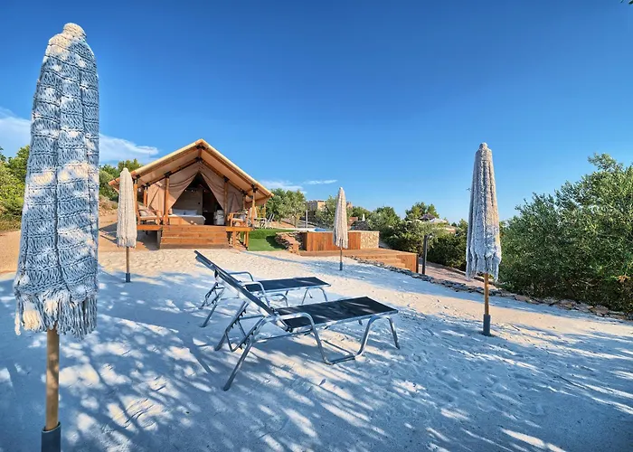 Golden Haven Luxe Glamp Resort