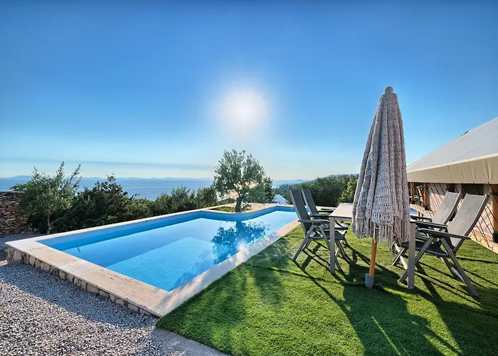 Golden Haven Luxe Glamp Resort